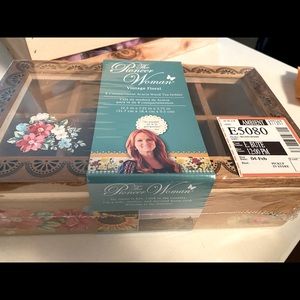 Pioneer Woman tea holder